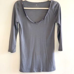 Club Monaco 3/4 sleeve V-Neck Size XS
